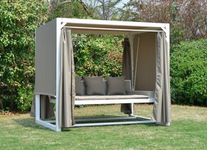 נדנדה גזיבו מפוארת כולל וילונות דגם מלדיבים - צבע לבן נדנדה גזיבו מפוארת כולל וילונות דגם מלדיבים - צבע לבן