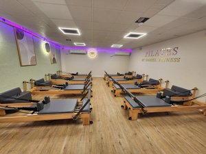 מיטת פילאטיס רפורמר - מיטת רפורמר - עץ אלון מלא מיטת פילאטיס רפורמר - מיטת רפורמר - עץ אלון מלא